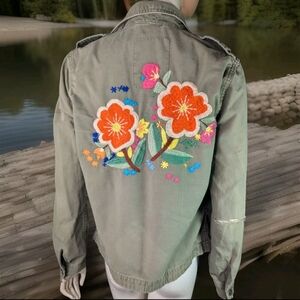 Women's Lucky Brand Unique Shirt Jacket Green Embroidered Flowers On Back SZ M